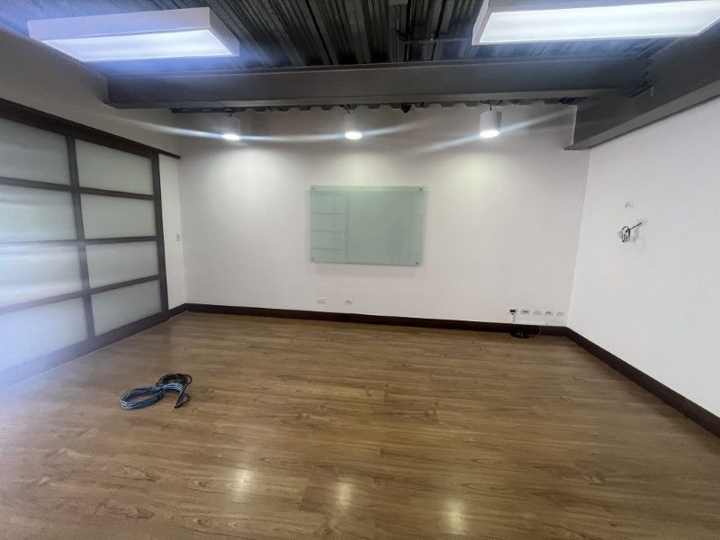 Oficina en arriendo ubicada en Medellín, sector Provenza