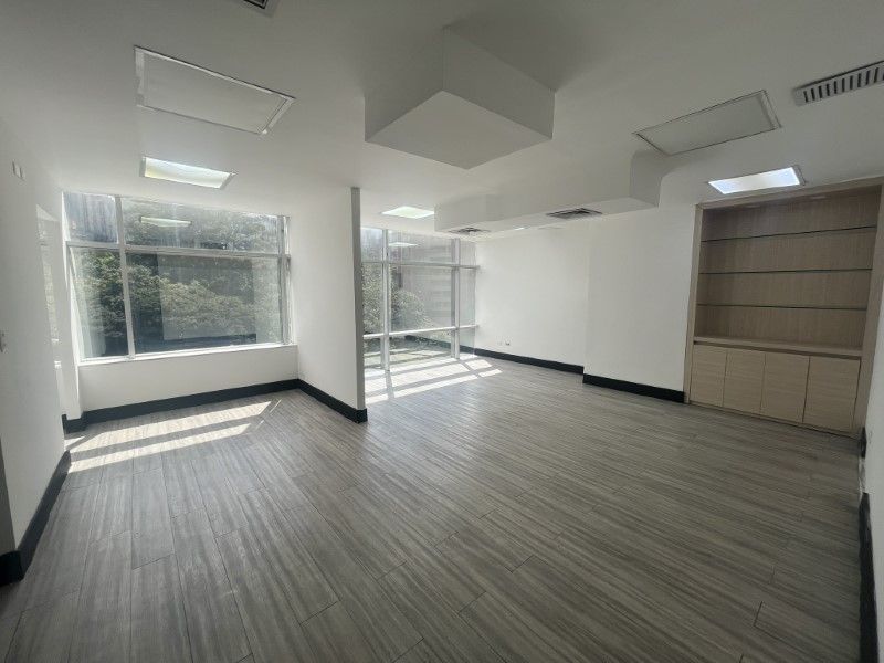 Oficina en arriendo ubicada en Medellín, sector Provenza