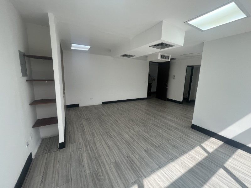 Oficina en arriendo ubicada en Medellín, sector Provenza