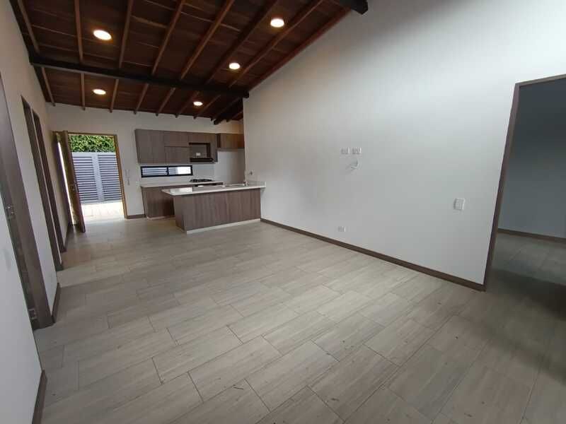 CASA CAMPESTRE EN ARRIENDO UBICADA EN MARINILLA SECTOR ALTO BELEN