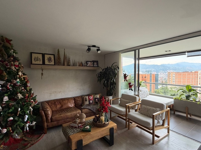 Apartamento en venta ubicado en Envigado, sector Loma de Cumbres