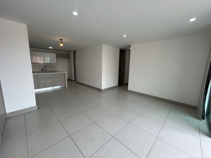 Apartamento en arriendo ubicado en Envigado, sector Loma de los Mesa