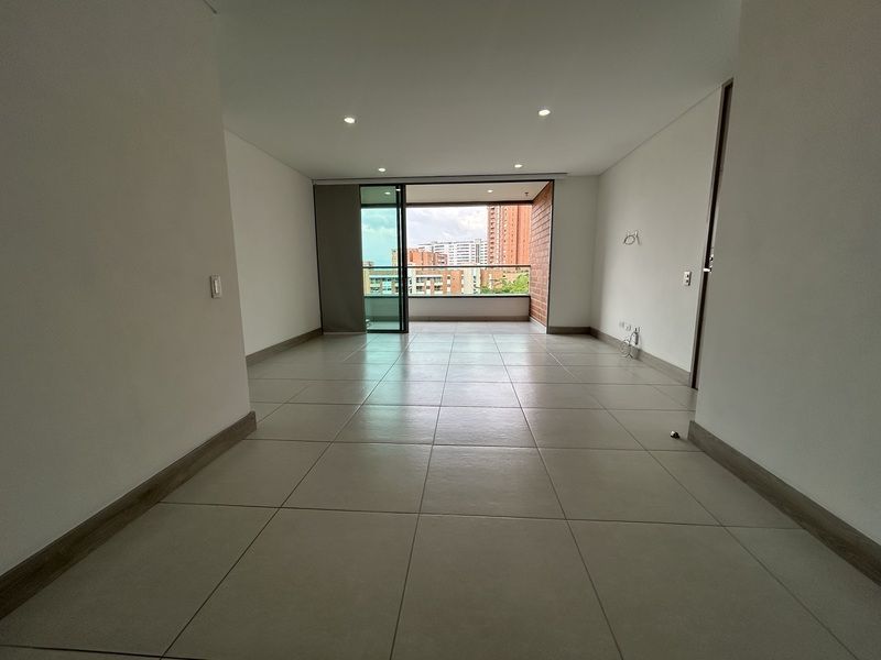 Apartamento en arriendo ubicado en Envigado, sector Loma de los Mesa