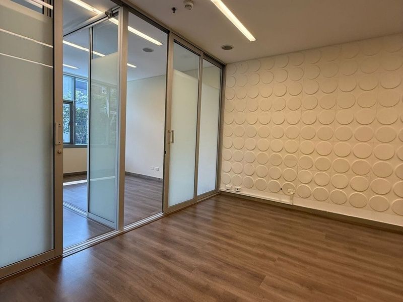 Oficina en arriendo ubicada en Medellín, sector Milla de Oro