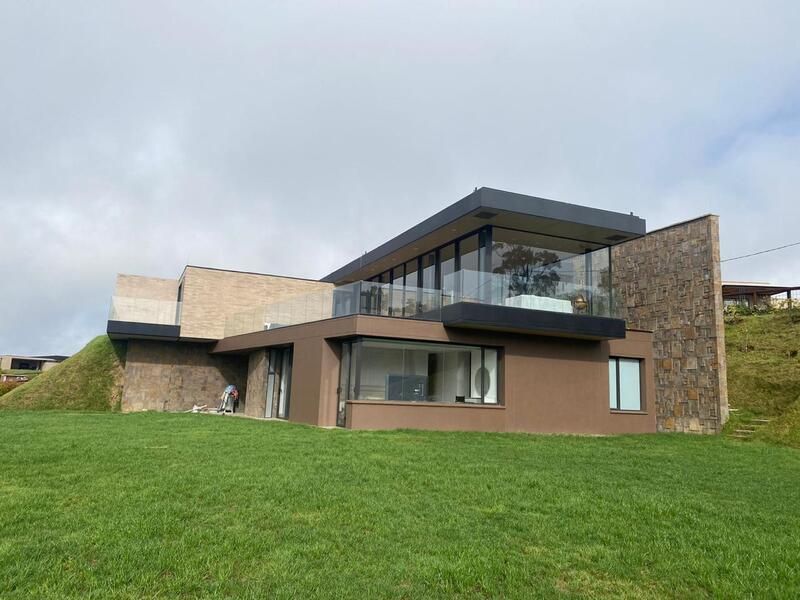 Casa en arriendo ubicada en Envigado, sector Alto de Palmas