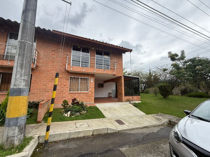 Casa en venta ubicada en El Retiro, sector Puro Cuero