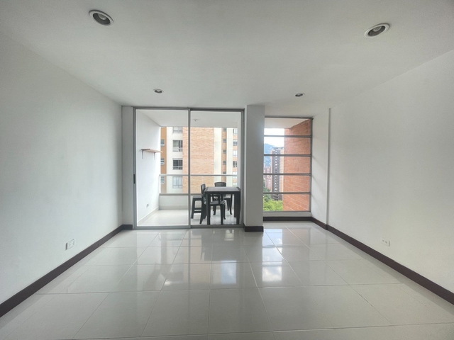 APARTAMENTO EN VENTA UBICADO EN ENVIGADO SECTOR LOMA DEL ESMERALDAL