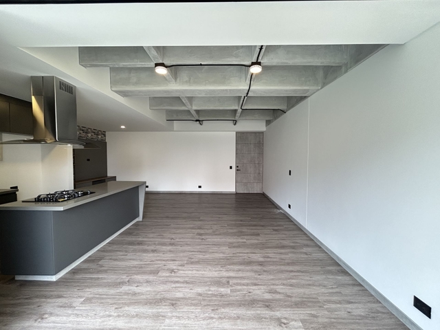 Apartamento en arriendo ubicado en Envigado, sector Loma de los Mesa
