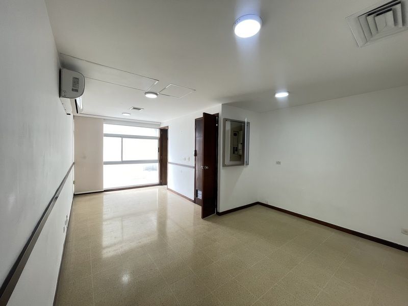 Oficina en arriendo ubicada en Medellín, sector Laureles