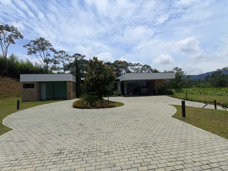 Casa en venta ubicada en La Ceja, sector Cantarrana
