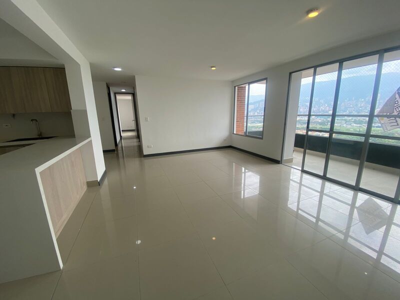 Apartamento en arriendo ubicado en Medellín, sector Loma de los Bernal