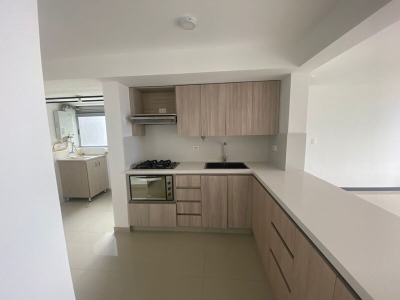 Apartamento en arriendo ubicado en Medellín, sector Loma de los Bernal