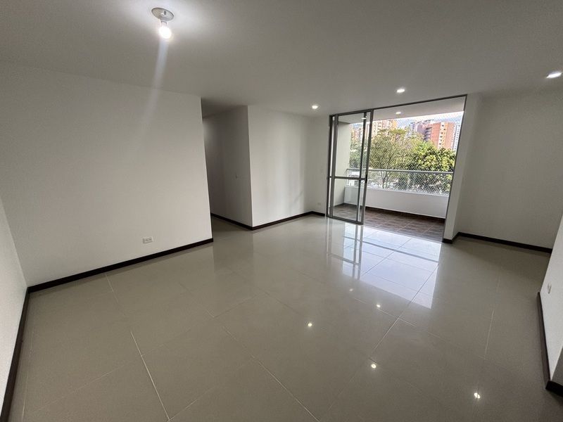 Apartamento en arriendo ubicado en Envigado, sector Loma del Esmeraldal