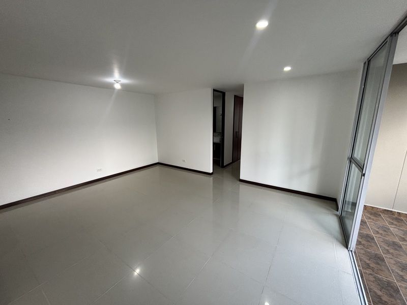Apartamento en arriendo ubicado en Envigado, sector Loma del Esmeraldal