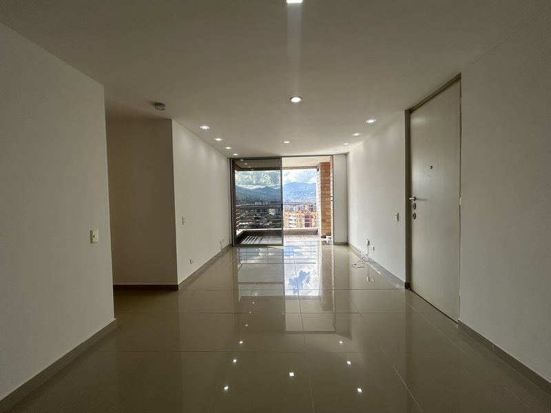 Apartamento en arriendo ubicado en Envigado, sector Loma del Escobero
