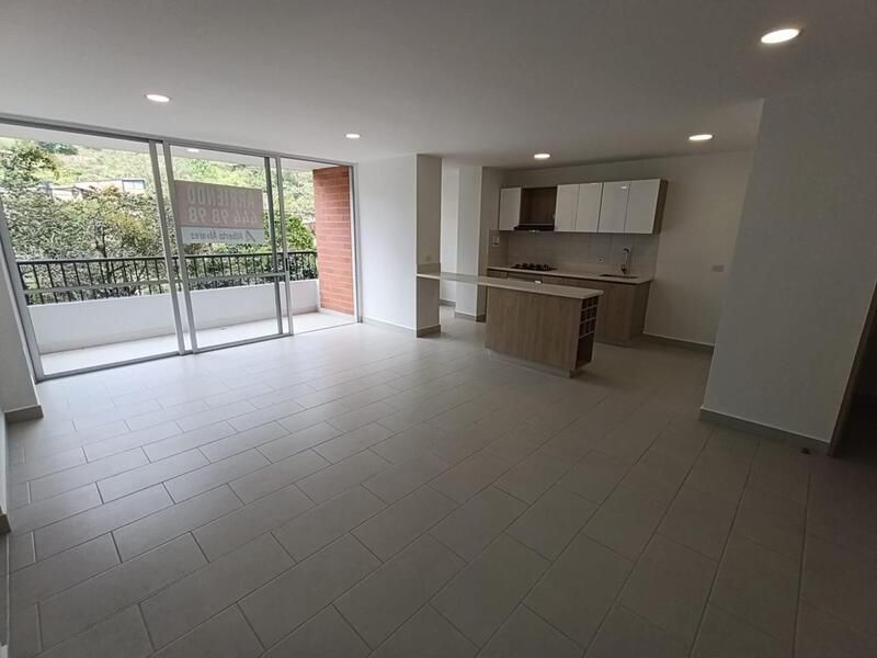 Apartamento en arriendo ubicado en Medellín, sector Los Colores