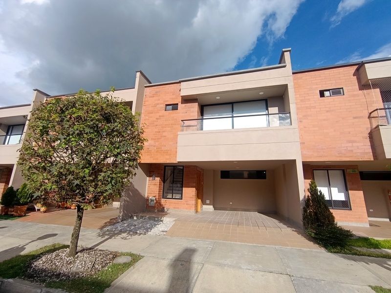 Casa en arriendo ubicada en La Ceja, sector Comfama