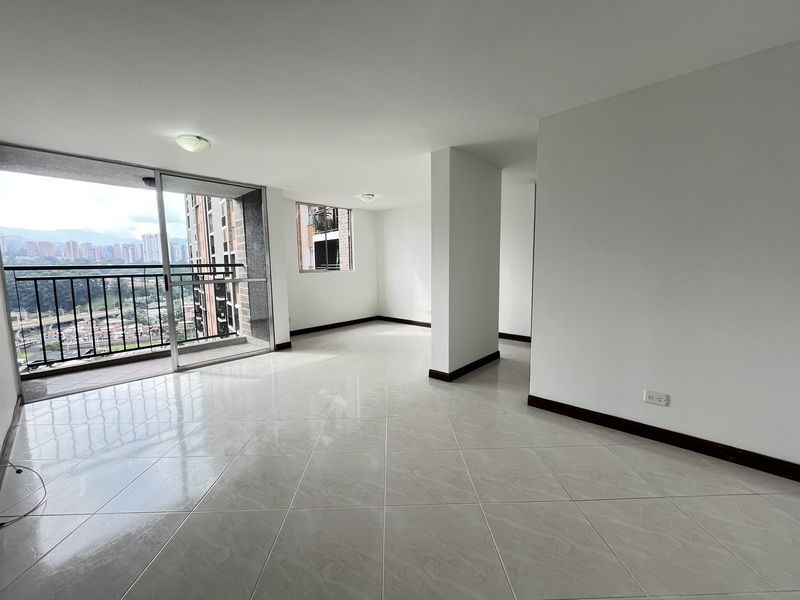 Apartamento en arriendo ubicado en Sabaneta, sector Calle Larga