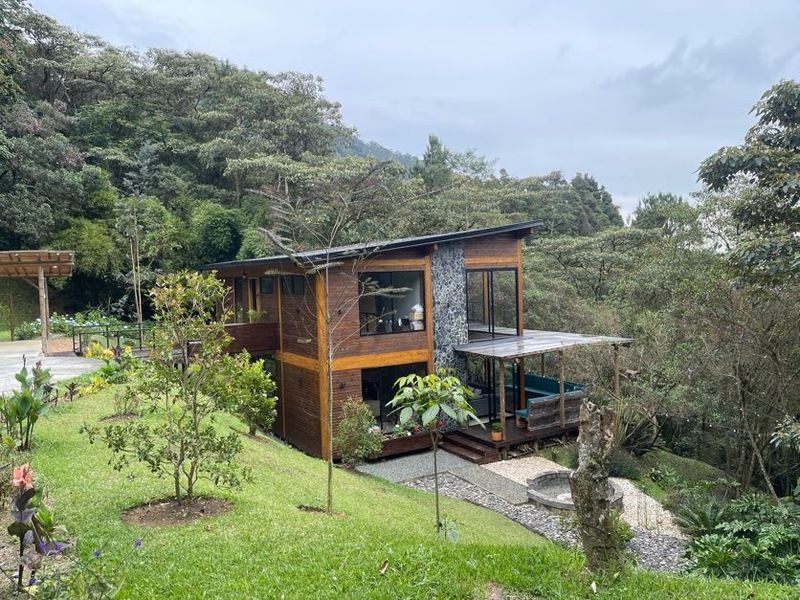 Casa en venta ubicada en Envigado, sector La Catedral