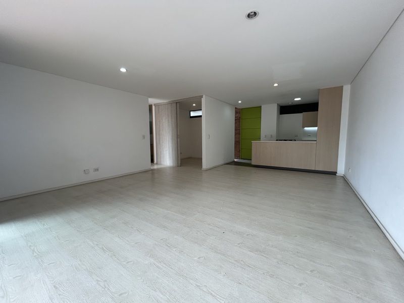 Apartamento en arriendo ubicado en Envigado, sector Loma de las Brujas