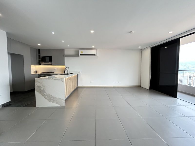 Apartamento en arriendo ubicado en Envigado, sector Loma del Escobero