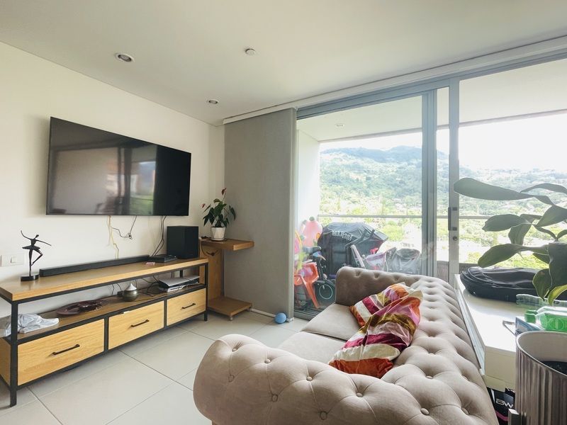 Apartamento en venta ubicado en Envigado, sector Loma del Chocho