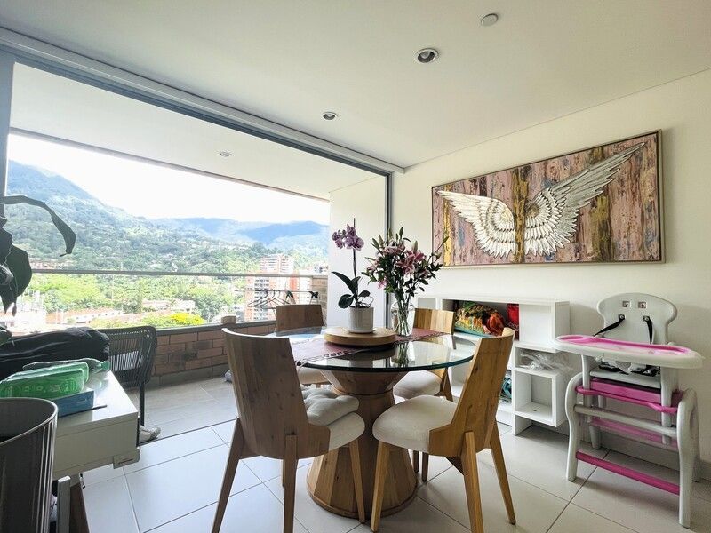 Apartamento en venta ubicado en Envigado, sector Loma del Chocho