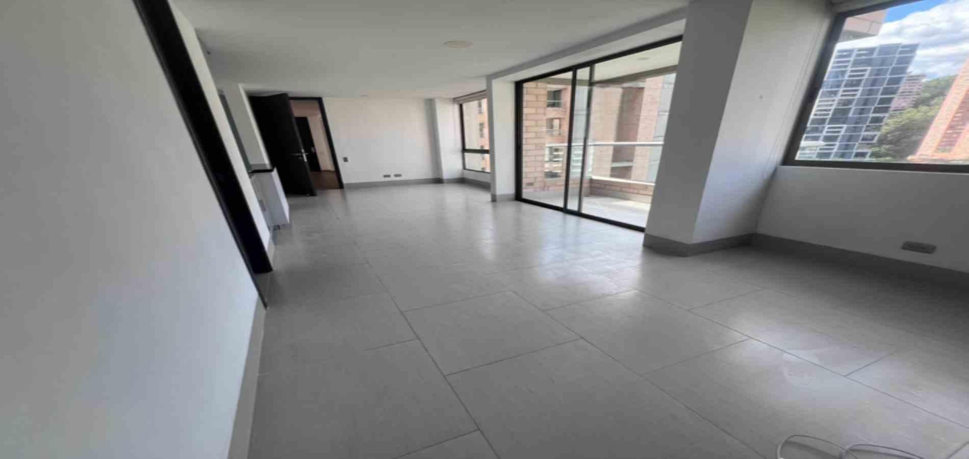 Apartamento en arriendo ubicado en Medellín, sector Altos del Poblado