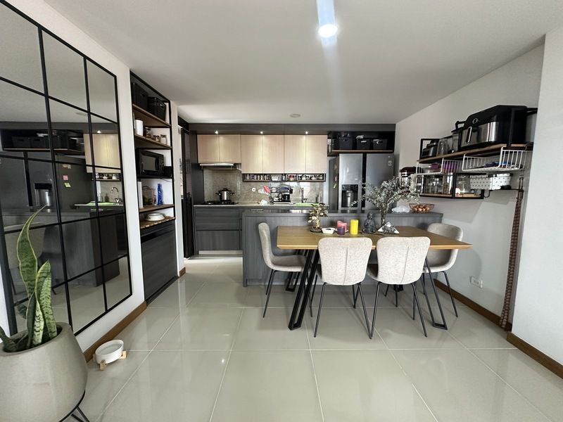 Apartamento en arriendo ubicado en Envigado, sector Loma del Escobero