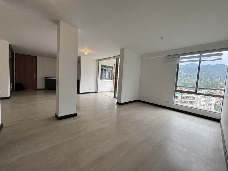 Apartamento en arriendo ubicado en Envigado, sector Loma de las Brujas