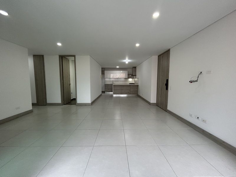 Apartamento en arriendo ubicado en Envigado, sector Loma de los Mesa