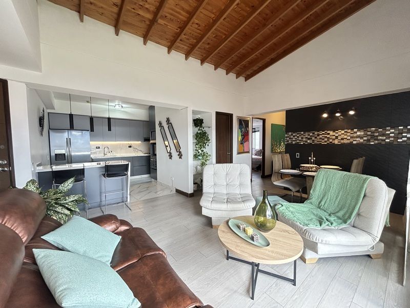 Apartamento en venta ubicado en Envigado, sector Loma de las Brujas