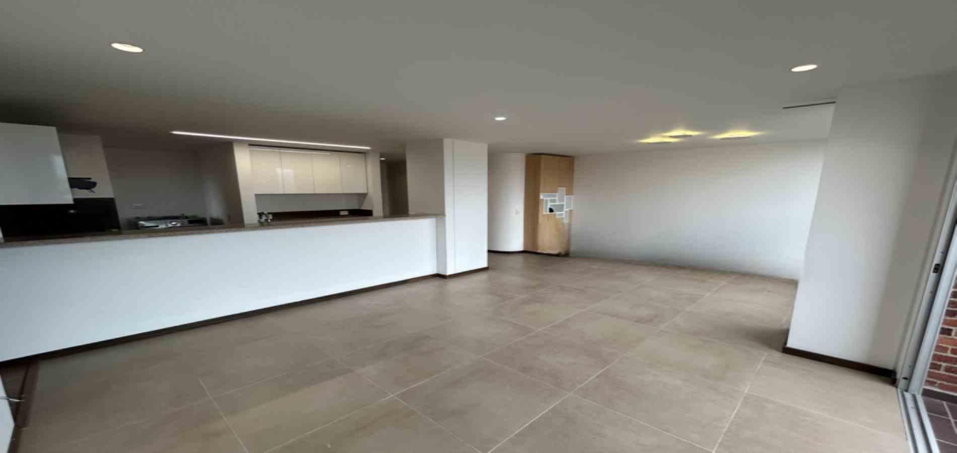 Apartamento en arriendo ubicado en Envigado, sector Loma del Esmeraldal