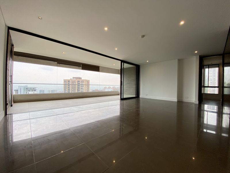 APARTAMENTO EN ARRIENDO UBICADO EN EL POBLADO SECTOR SAN LUCAS