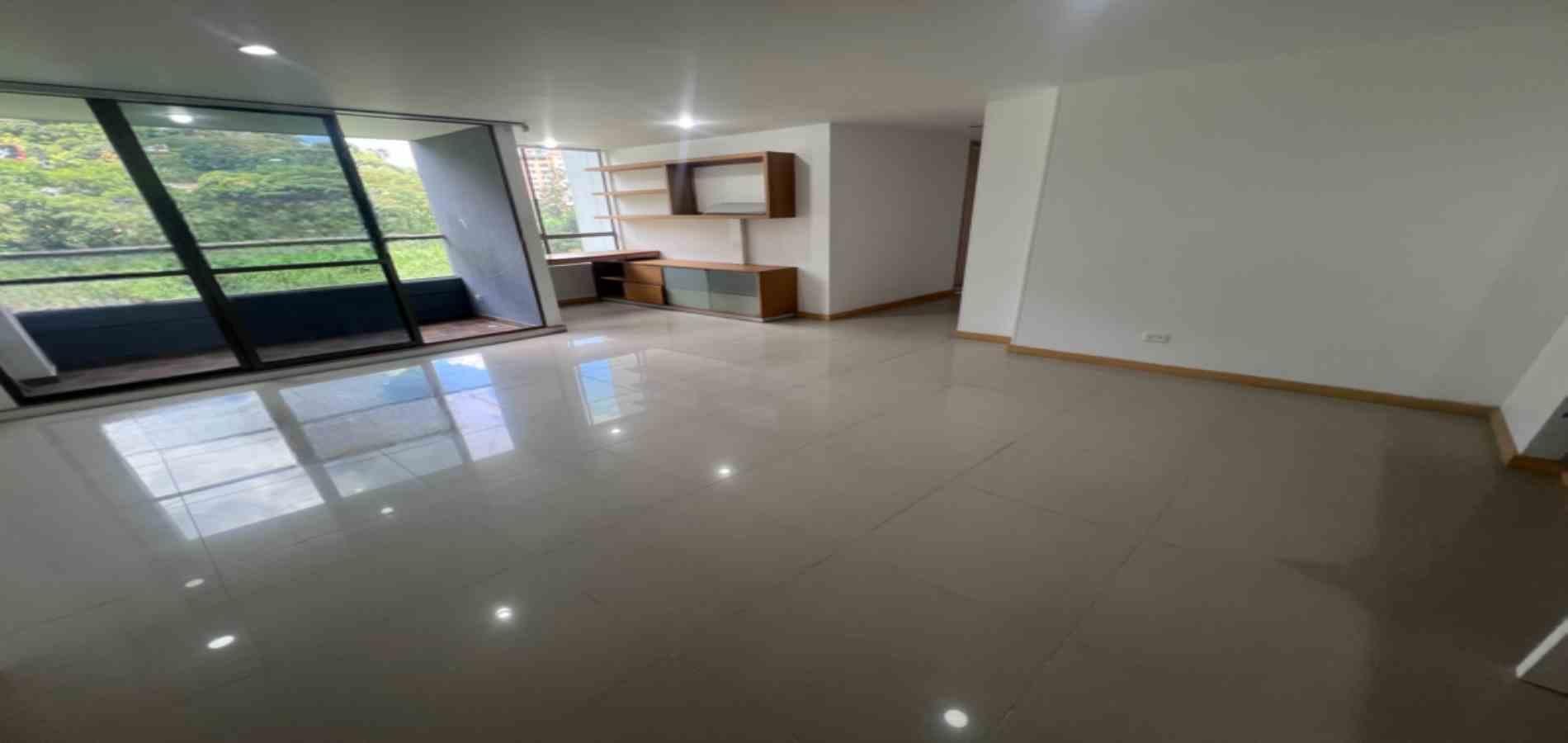 APARTAMENTO EN ARRIENDO UBICADO EN EL POBLADO SECTOR LOMA EL ENCIERRO