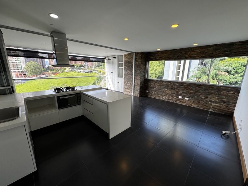 APARTAMENTO EN ARRIENDO UBICADO EN EL POBLADO SECTOR LOS BALSOS