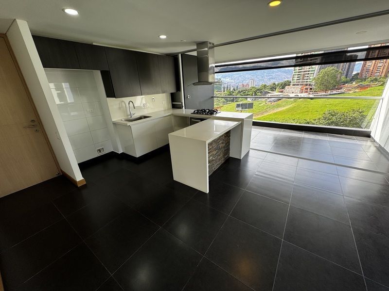 APARTAMENTO EN ARRIENDO UBICADO EN EL POBLADO SECTOR LOS BALSOS