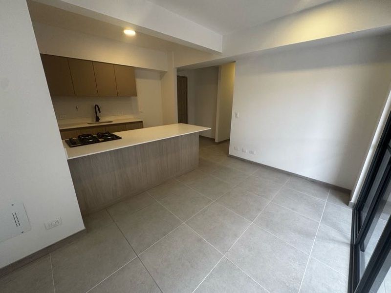 APARTAMENTO EN ARRIENDO UBICADO EN EL POBLADO SECTOR CUIDAD DEL RIO