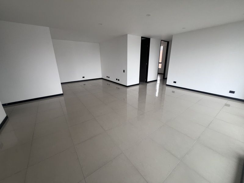 APARTAMENTO EN ARRIENDO UBICADO EN EL POBLADO SECTOR LALINDE