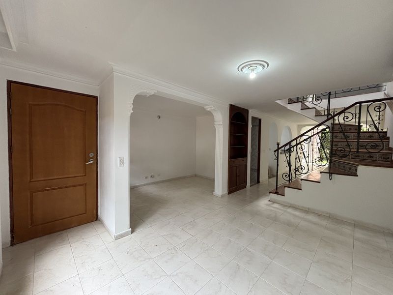 CASA EN ARRIENDO UBICADA EN ENVIGADO SECTOR EL DORADO