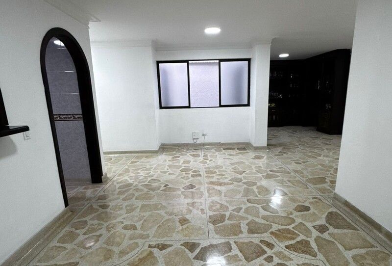 CASA EN ARRIENDO UBICADA EN MEDELLIN SECTOR LAURELES