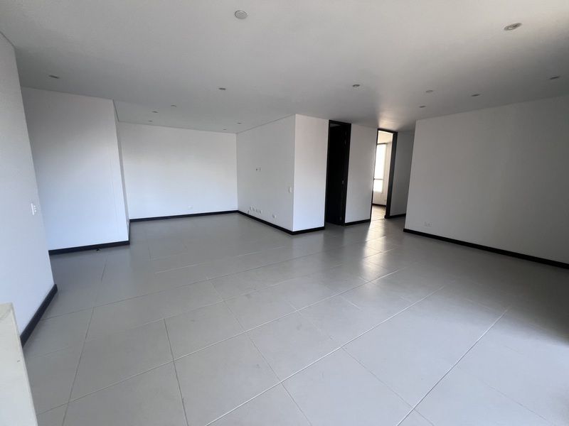 APARTAMENTO EN ARRIENDO UBICADO EN EL POBLADO SECTOR LALINDE