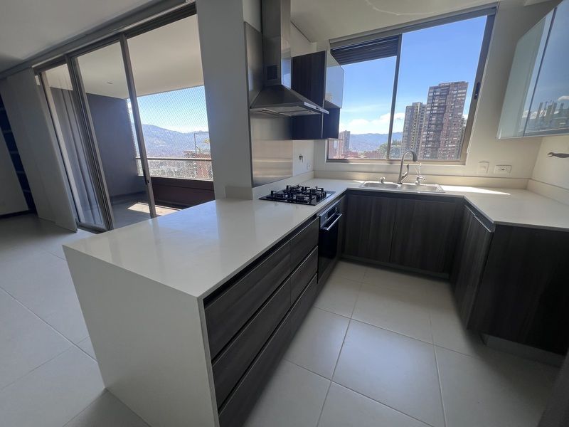 APARTAMENTO EN ARRIENDO UBICADO EN EL POBLADO SECTOR LALINDE