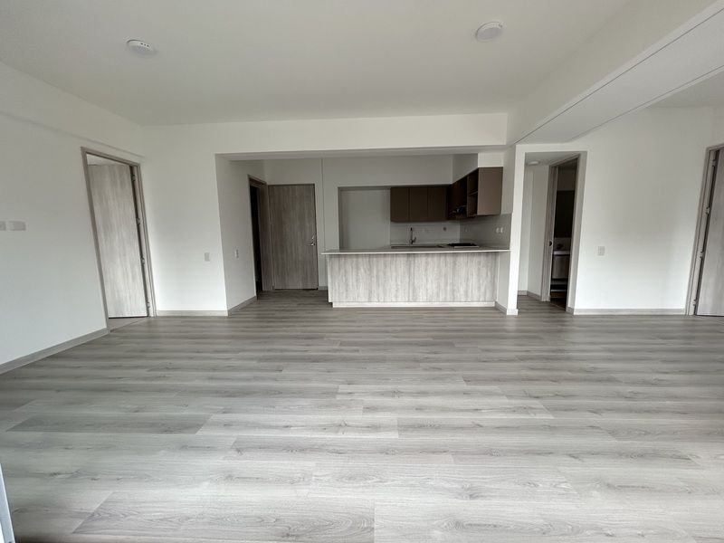 APARTAMENTO EN VENTA UBICADO EN EL POBLADO SECTOR CIUDAD DEL RIO