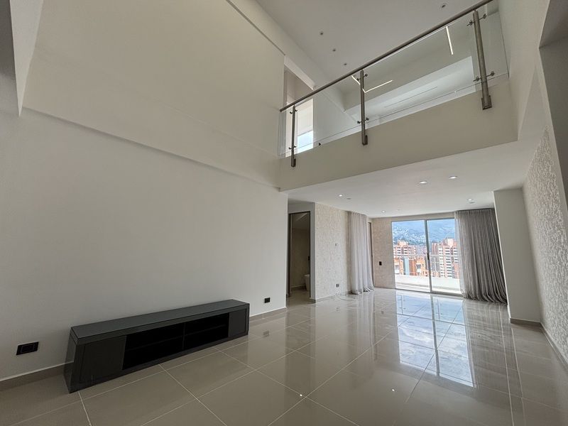 APARTAMENTO EN ARRIENDO UBICADO EN ENVIGADO SECTOR LOMA DEL ESMERALDAL