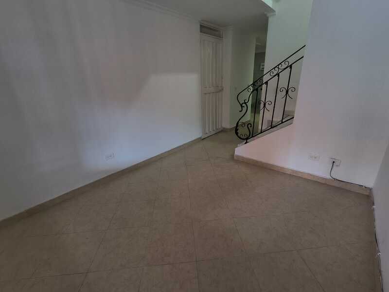 CASA EN ARRIENDO UBICADA EN ITAGUI SECTOR DITAIRES