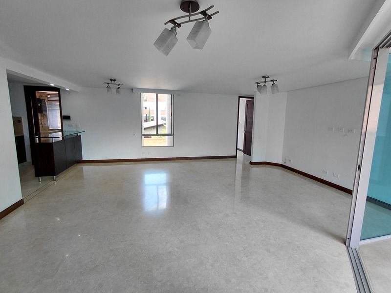 APARTAMENTO EN ARRIENDO UBICADO EN MEDELLIN SECTOR LAURELES
