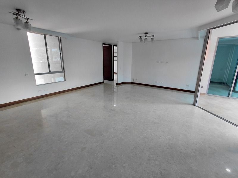 APARTAMENTO EN ARRIENDO UBICADO EN MEDELLIN SECTOR LAURELES