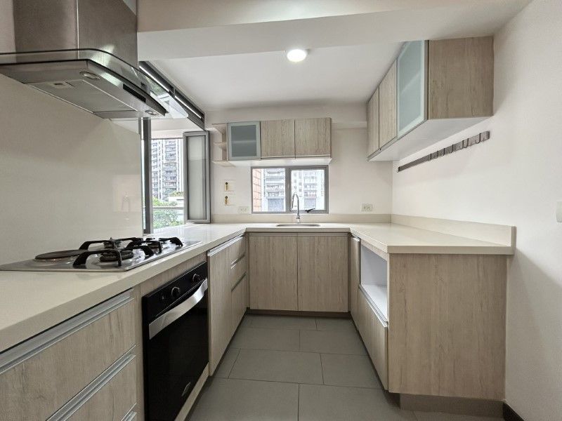 APARTAMENTO EN ARRIENDO UBICADO EN ENVIGADO SECTOR LOMA DE LAS BRUJAS
