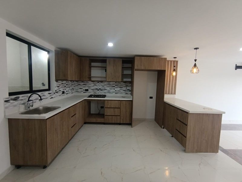 CASA EN ARRIENDO UBICADA EN LA CEJA SECTOR VIVA LA CEJA